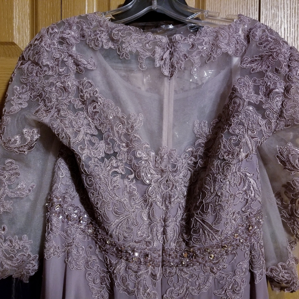 Dress - Picture 2 of 7